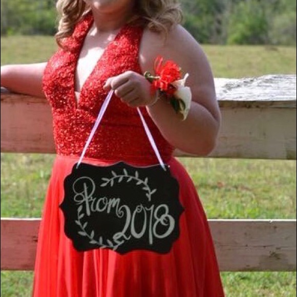 Red Sherry Hill Dress - Picture 2 of 3